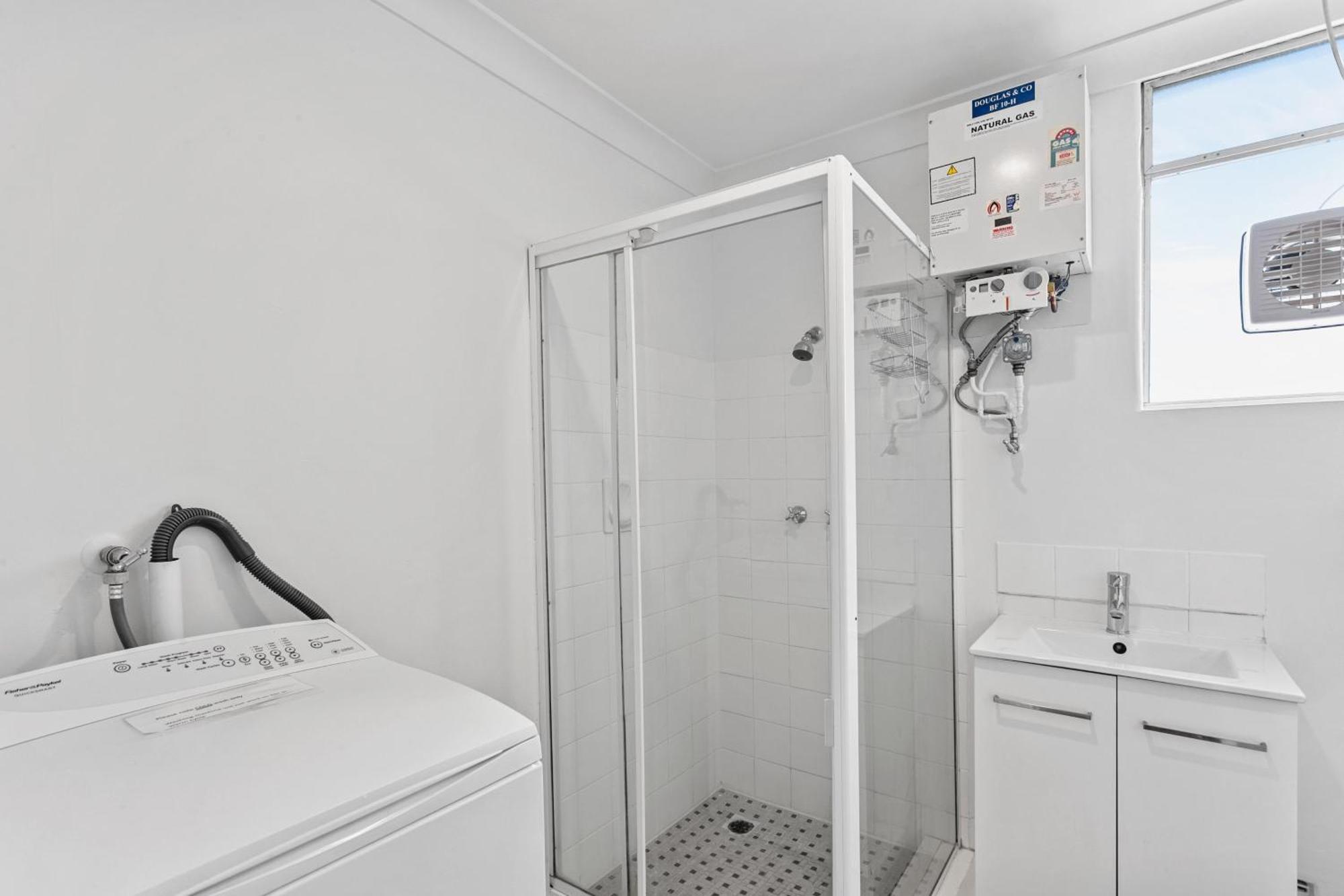 Malibu Apartments - Perth Bagian luar foto