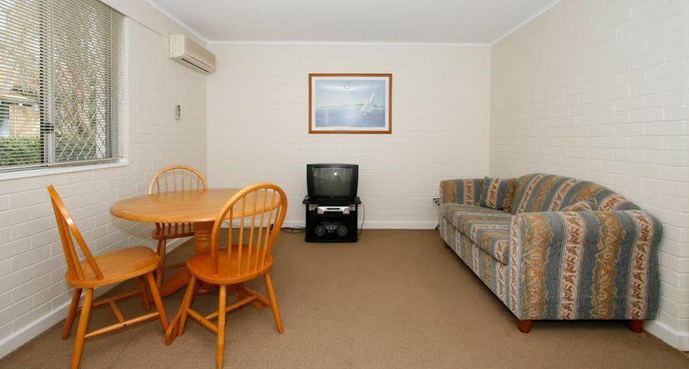 Malibu Apartments - Perth Bagian luar foto